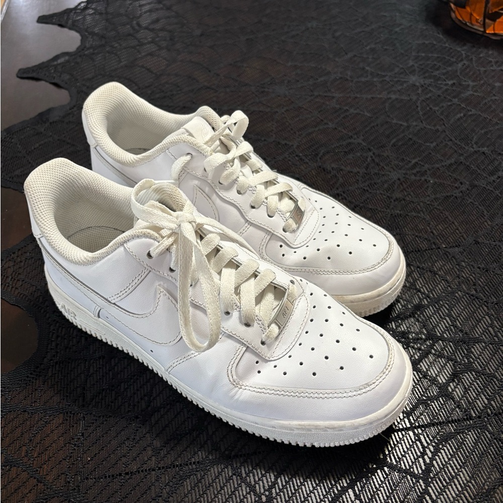 Nike White Women's Air Force 1 Sneakers